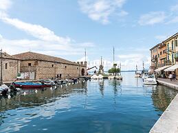 Nice Holiday Apartment near Lazise