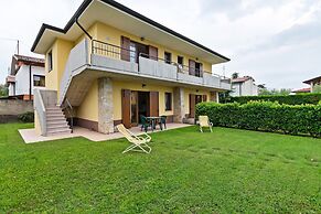 Nice Holiday Apartment near Lazise