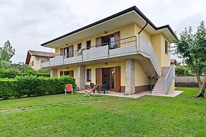 Nice Holiday Apartment near Lazise