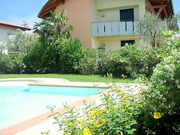 Belvilla by OYO Small Residence With Swimming Pool