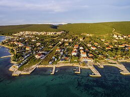 Comfy Apartment in Sveti Petar na Moru With Garden