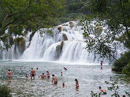 Comfy Apartment in Sveti Petar na Moru With Garden