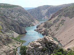 Comfy Apartment in Sveti Petar na Moru With Garden