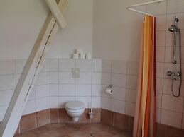 Charming Apartment With Garden in Blowatz