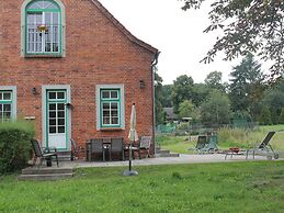 Charming Apartment With Garden in Blowatz