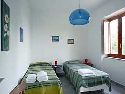 Detached Villa in an Excellent Location Near the Sea