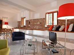 Detached Villa in an Excellent Location Near the Sea