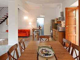 Detached Villa in an Excellent Location Near the Sea