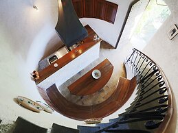 Belvilla by OYO The Tower