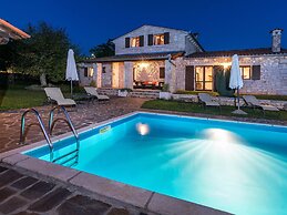 Elegant Villa in Istria With Outdoor Pool