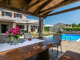 Elegant Villa in Istria With Outdoor Pool