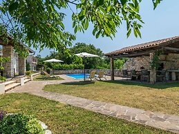 Elegant Villa in Istria With Outdoor Pool