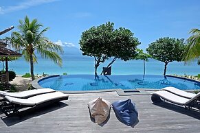 Blue Harbor Beachfront Villas & Resto