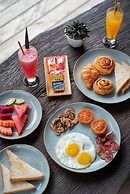 Blue Harbor Beachfront Villas & Resto