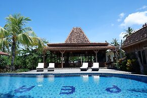 Blue Harbor Beachfront Villas & Resto