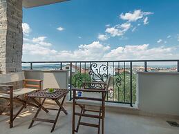 Superb Apartment in Murter with Hot Tub