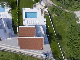 Peaceful Villa in Stanisovi With sea View
