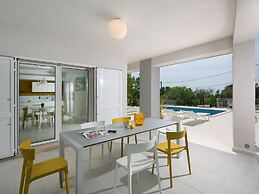 Peaceful Villa in Stanisovi With sea View