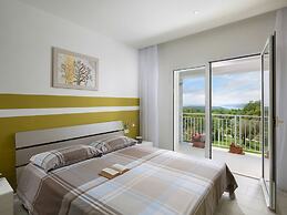 Peaceful Villa in Stanisovi With sea View