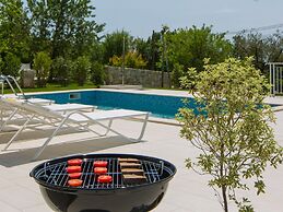 Peaceful Villa in Stanisovi With sea View