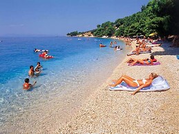 Cozy Villa in Ploce With Shared Pool