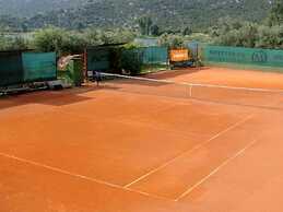 Cozy Villa in Ploce With Shared Pool