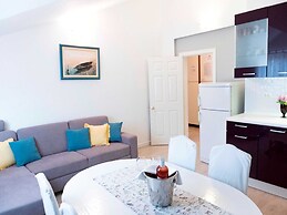 Cozy Villa in Ploce With Shared Pool