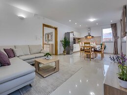 Spacious Holiday Home With Swimming Pool