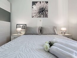 Spacious Holiday Home With Swimming Pool