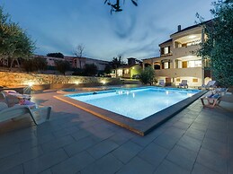 Spacious Holiday Home With Swimming Pool