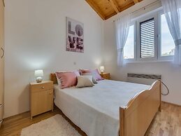 Spacious Holiday Home With Swimming Pool