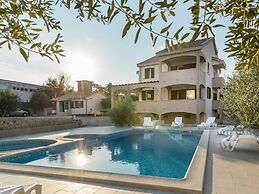 Spacious Holiday Home With Swimming Pool