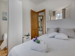 Spacious Holiday Home With Swimming Pool