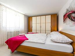 Lovely Apartment With Terrace & Garden Grill