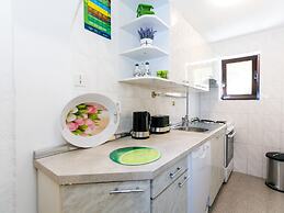 Lovely Apartment With Terrace & Garden Grill