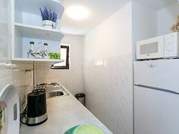 Lovely Apartment With Terrace & Garden Grill