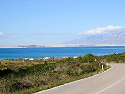 Apartment in Ljubac With Garden