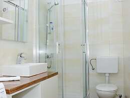 Apartment in Ljubac With Garden