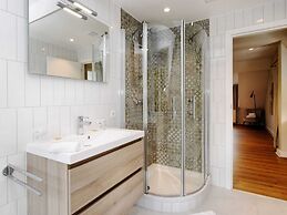 Affluent Holiday Home in Spa with Hot Tub, Garden, Sauna