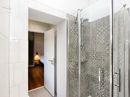 Affluent Holiday Home in Spa with Hot Tub, Garden, Sauna