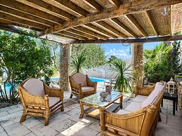 Adorable Apartment in Murter with Hot Tub