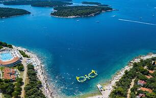 Adorable Apartment in Murter with Hot Tub