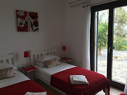 Villa With Pool and Parasol in Kirianna