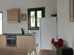 Villa With Pool and Parasol in Kirianna