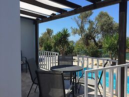 Villa With Pool and Parasol in Kirianna