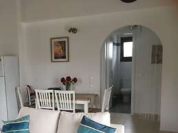 Villa With Pool and Parasol in Kirianna