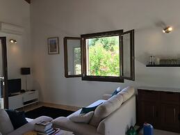 Villa With Pool and Parasol in Kirianna