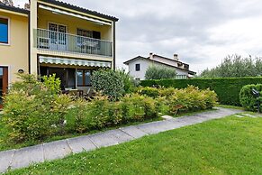 Apartment in Lazise With Lake View & Pool