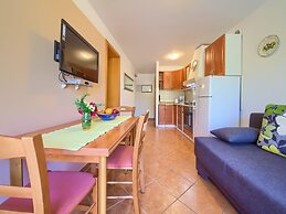 Nice Apartment With Private Terrace Near the Sea