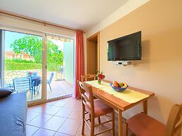 Nice Apartment With Private Terrace Near the Sea